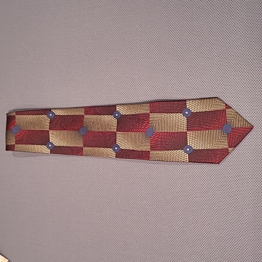 Mulberry Maroon Gold 3D Silk Necktie
